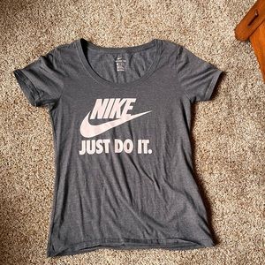 nike t-shirt